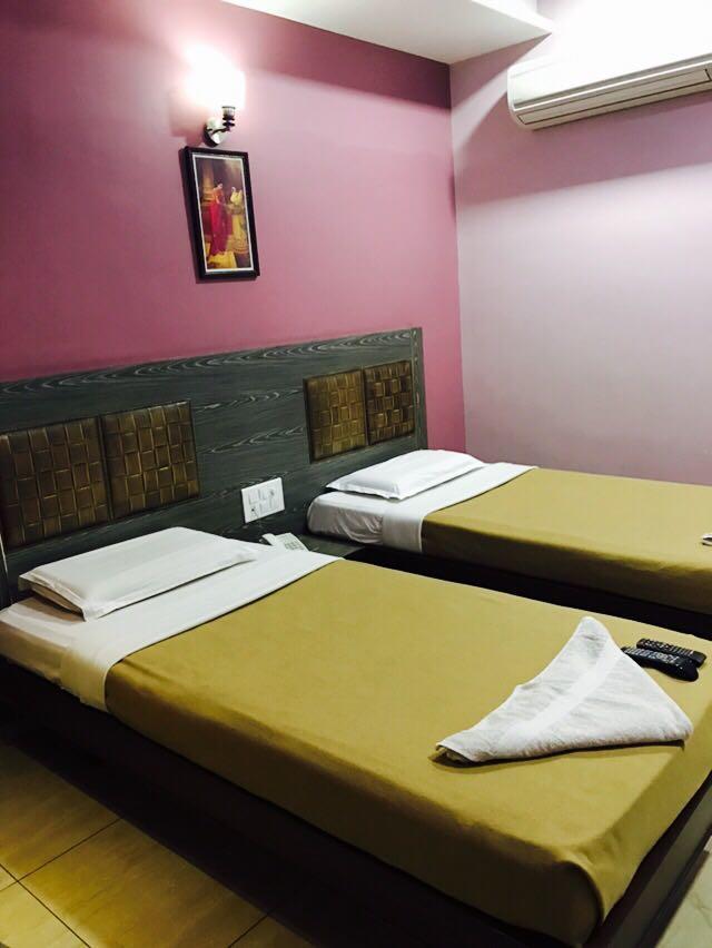 Iroomz Vaishali Residency 贝拉里 外观 照片